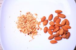 杏仁黑芝麻油麦菜的做法(冬季清火菜)